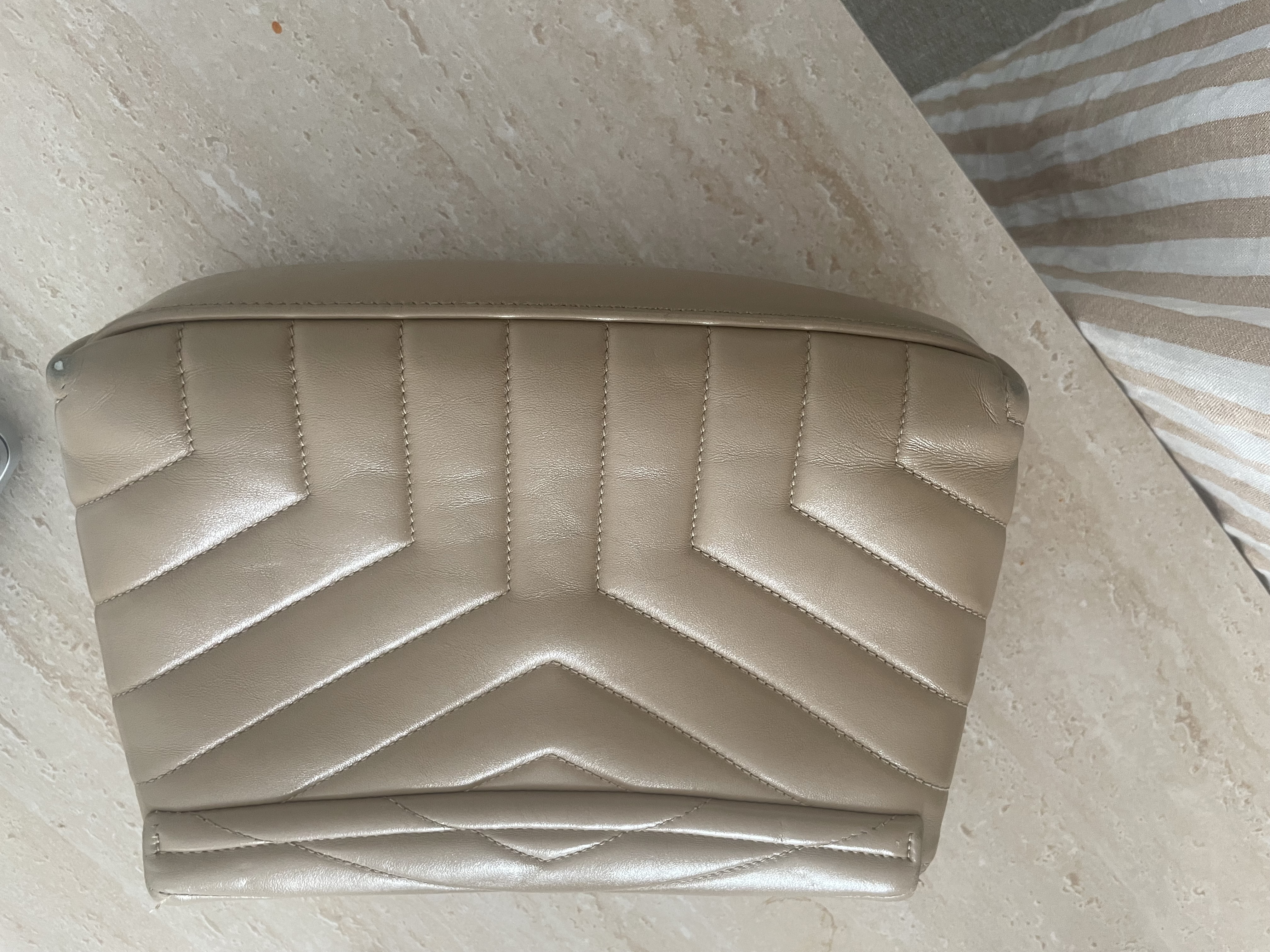 Sac Saint Laurent Loulou confie a Turn The Bags pour restauration - photo 1