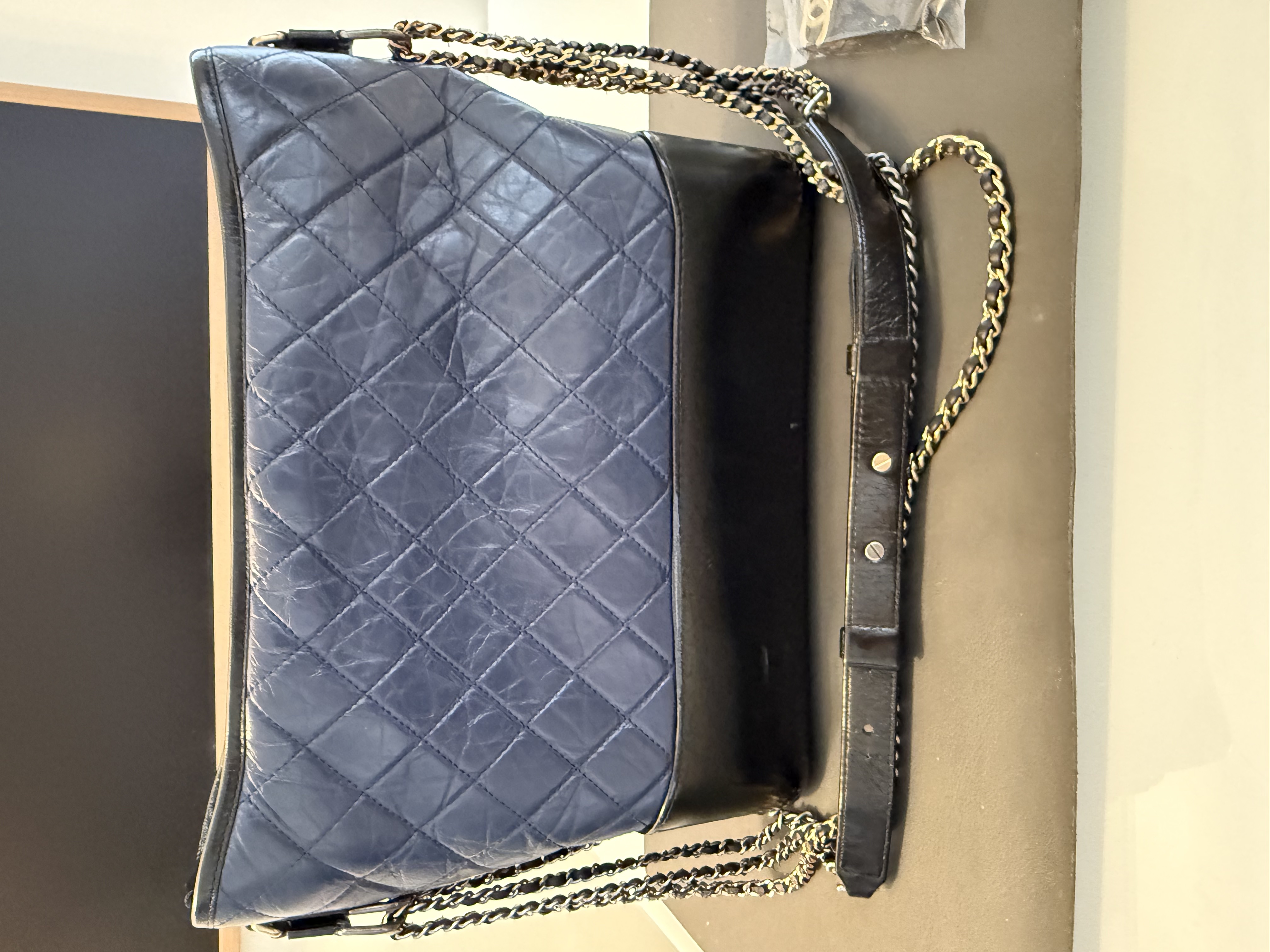 Sac Chanel Gabrielle confie a Turn The Bags pour restauration - photo 1