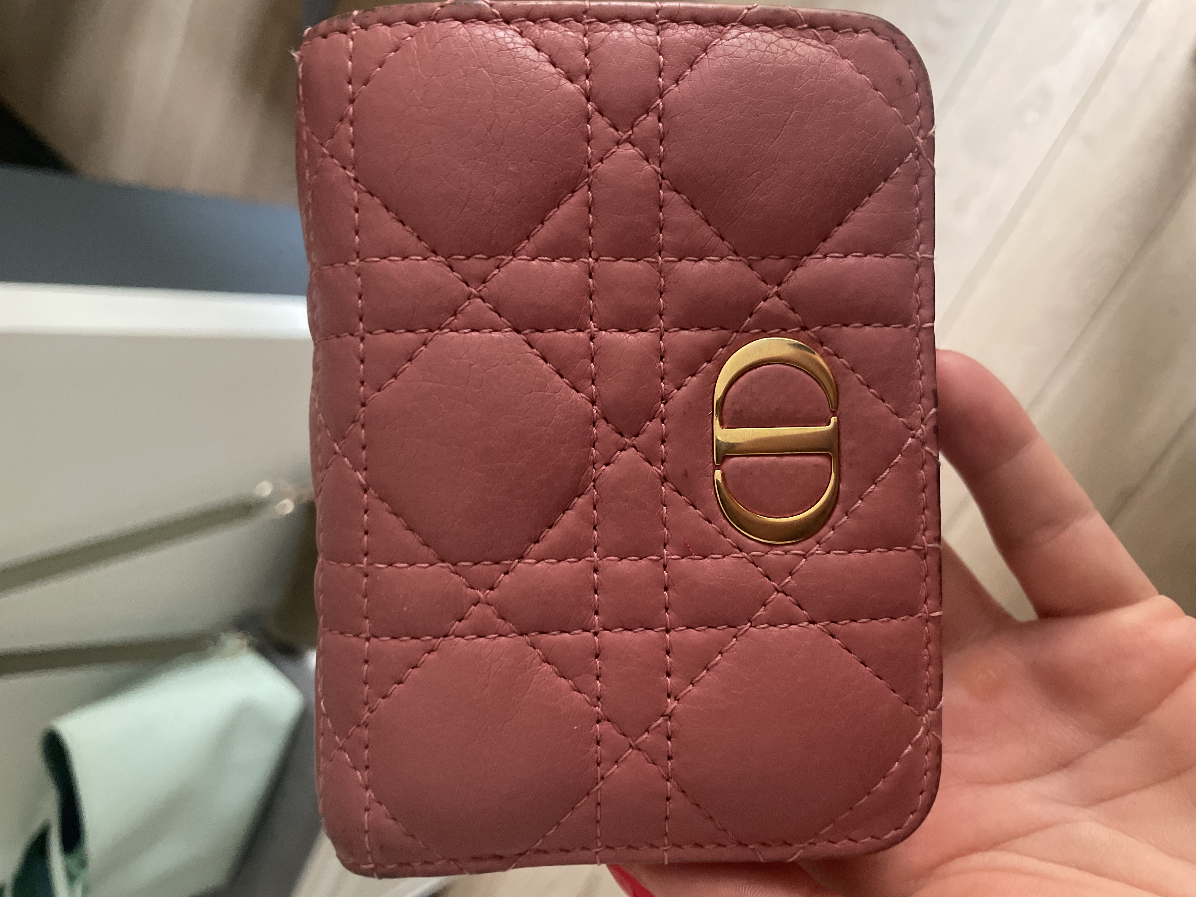 Sac Dior Cannage confie a Turn The Bags pour restauration - photo 1