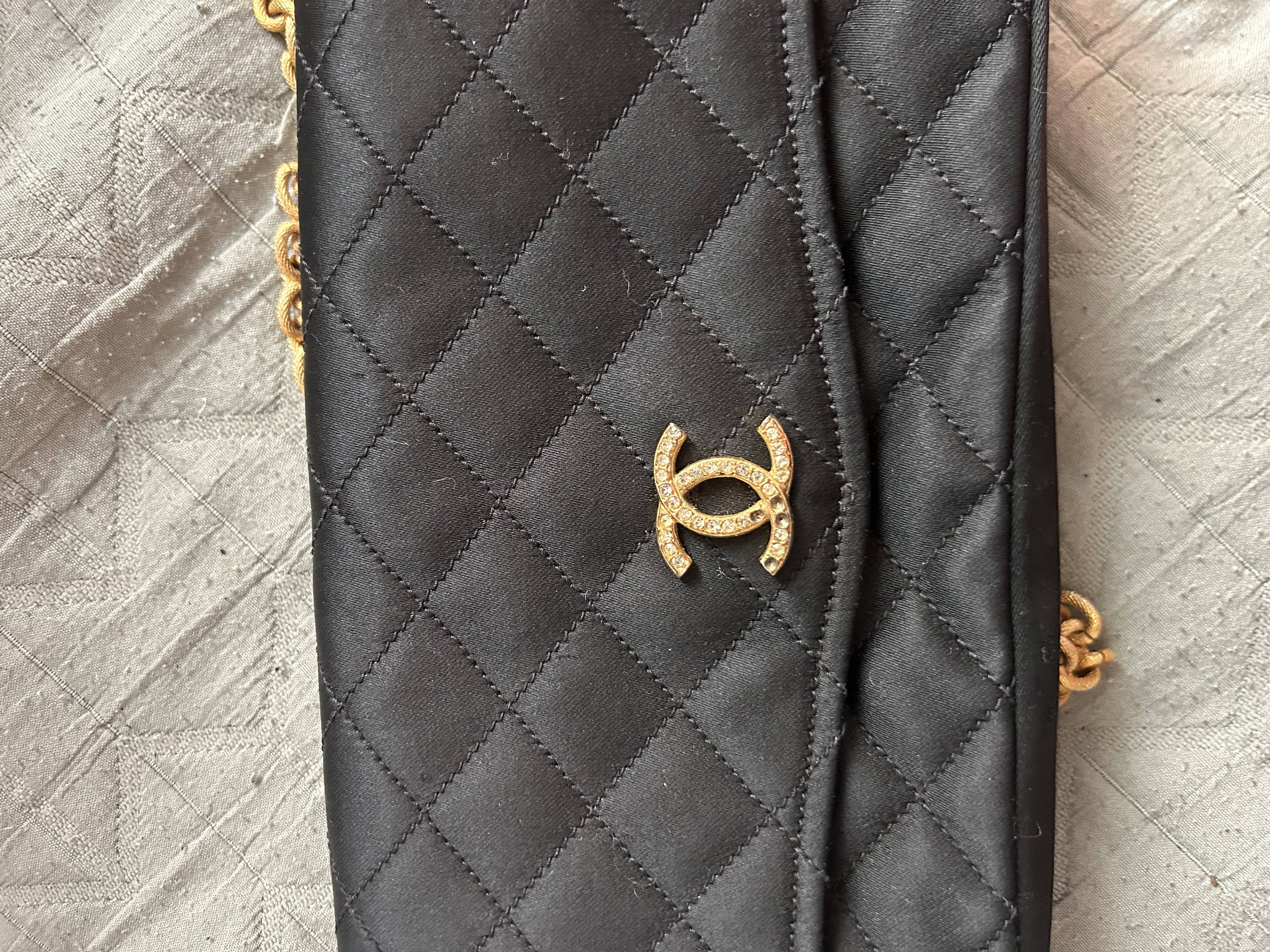 Sac Chanel Flap Bag confie a Turn The Bags pour restauration - photo 1