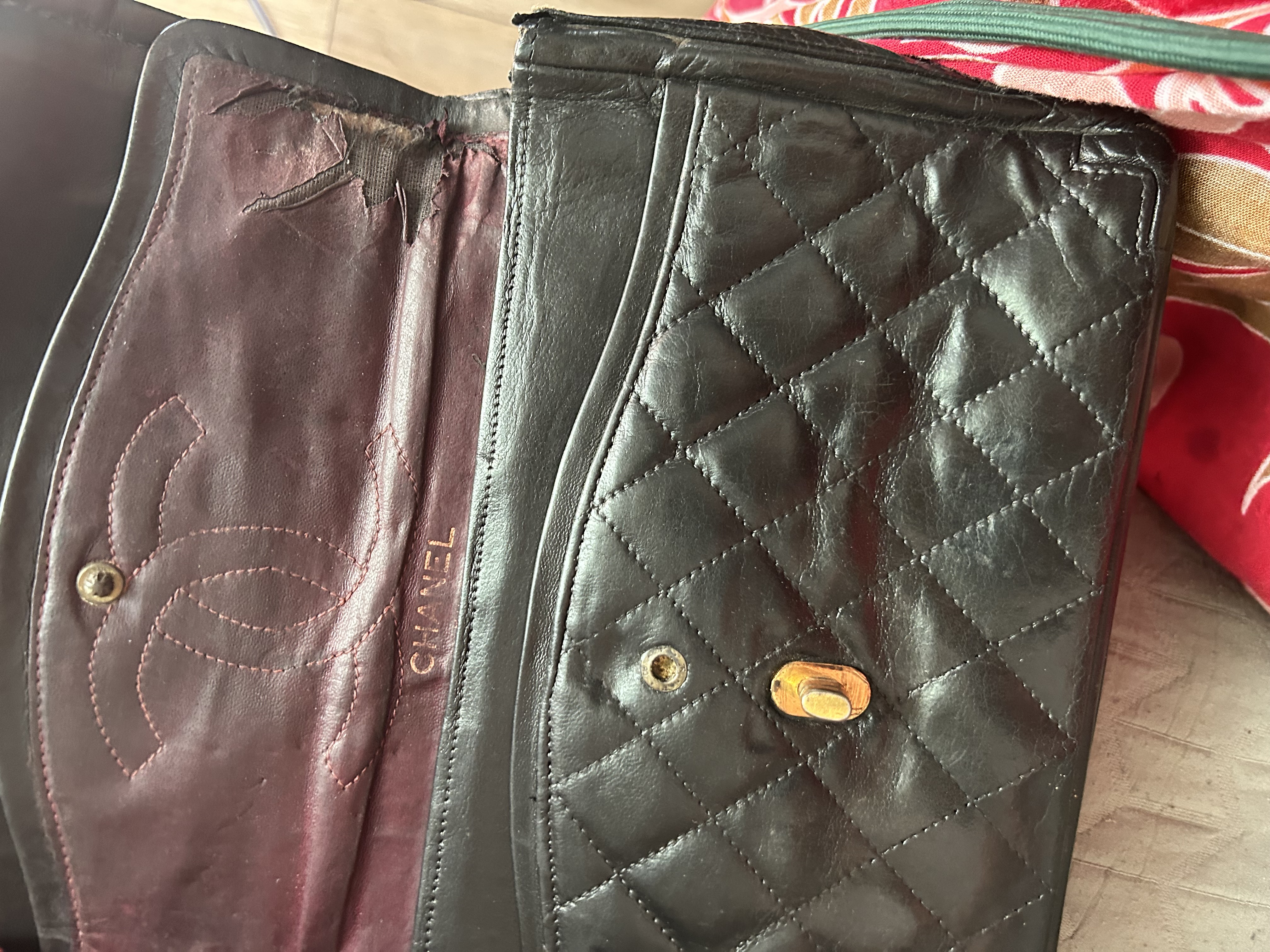 Sac Chanel Classique Flap confie a Turn The Bags pour restauration - photo 1